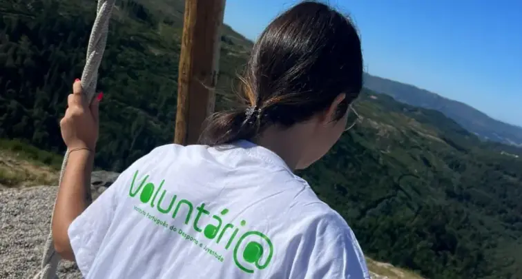 Voluntário na floresta